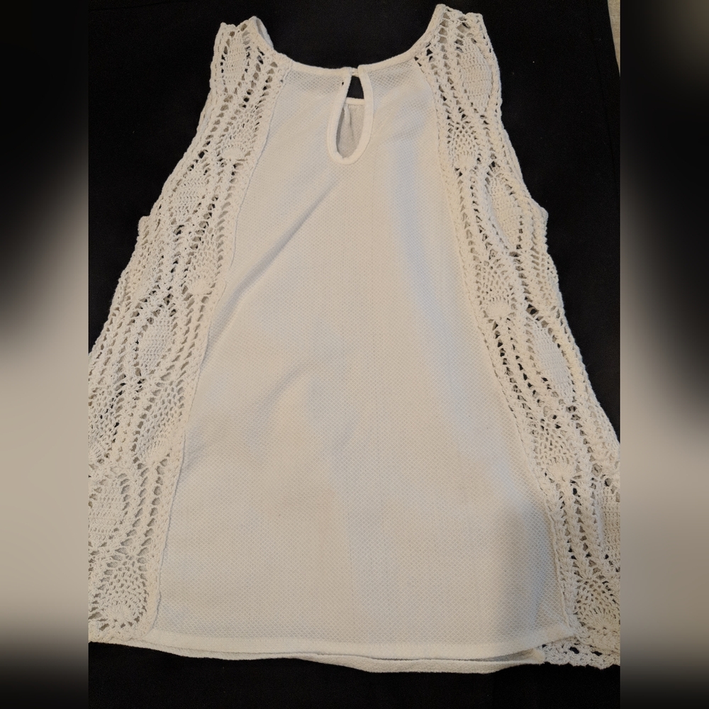 Sfera Women's Crochet Tank Top